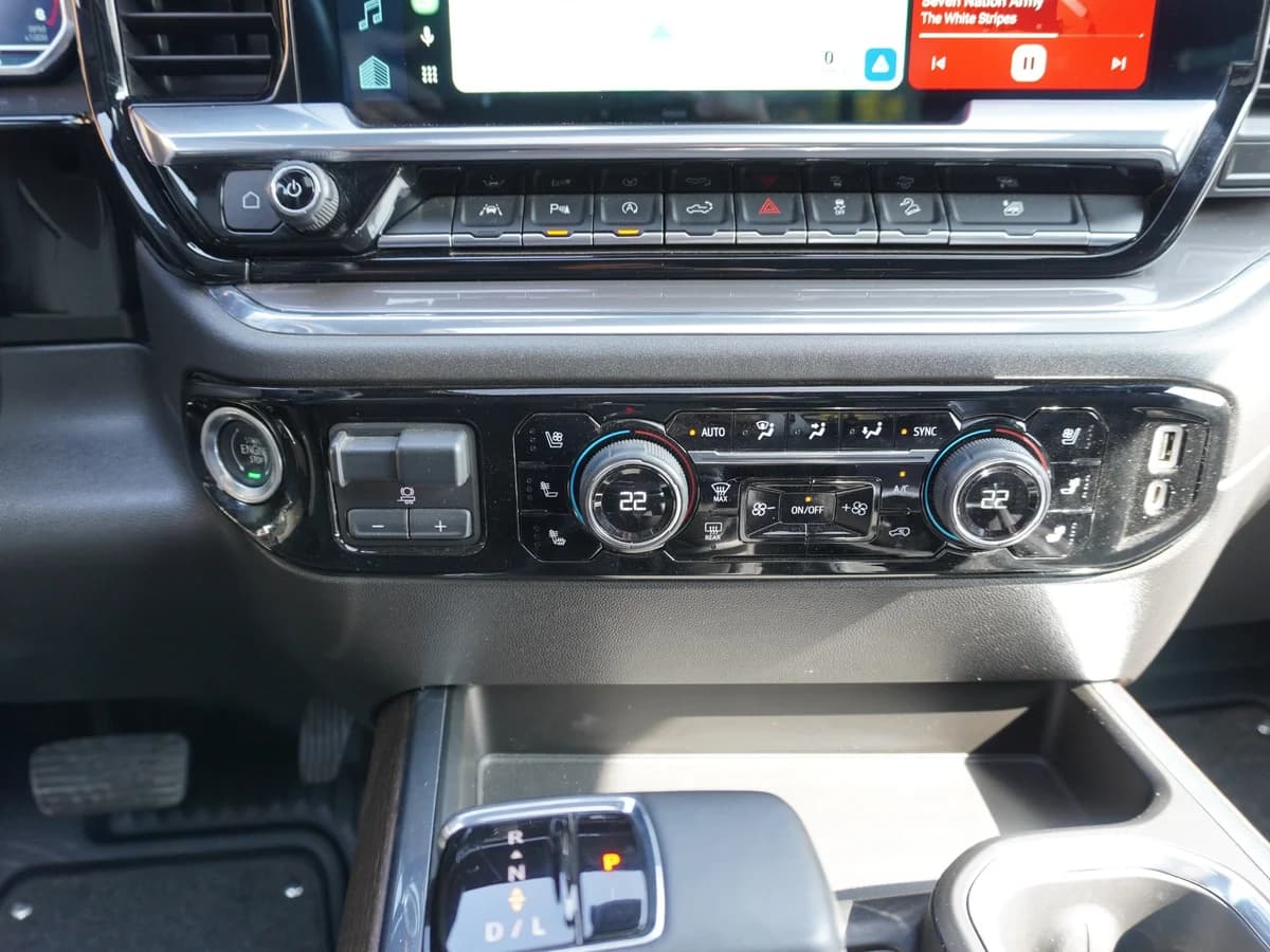 Chevrolet Silverado High Country 3.0 Año 2023 - Imagen 24