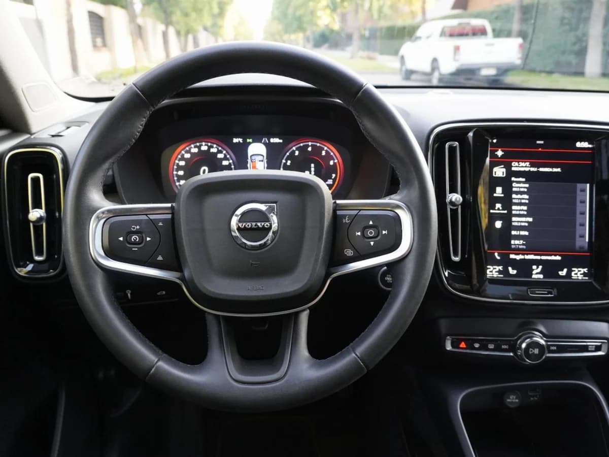 Volvo XC40 T4 Inscription. Año 2022 - Imagen 18