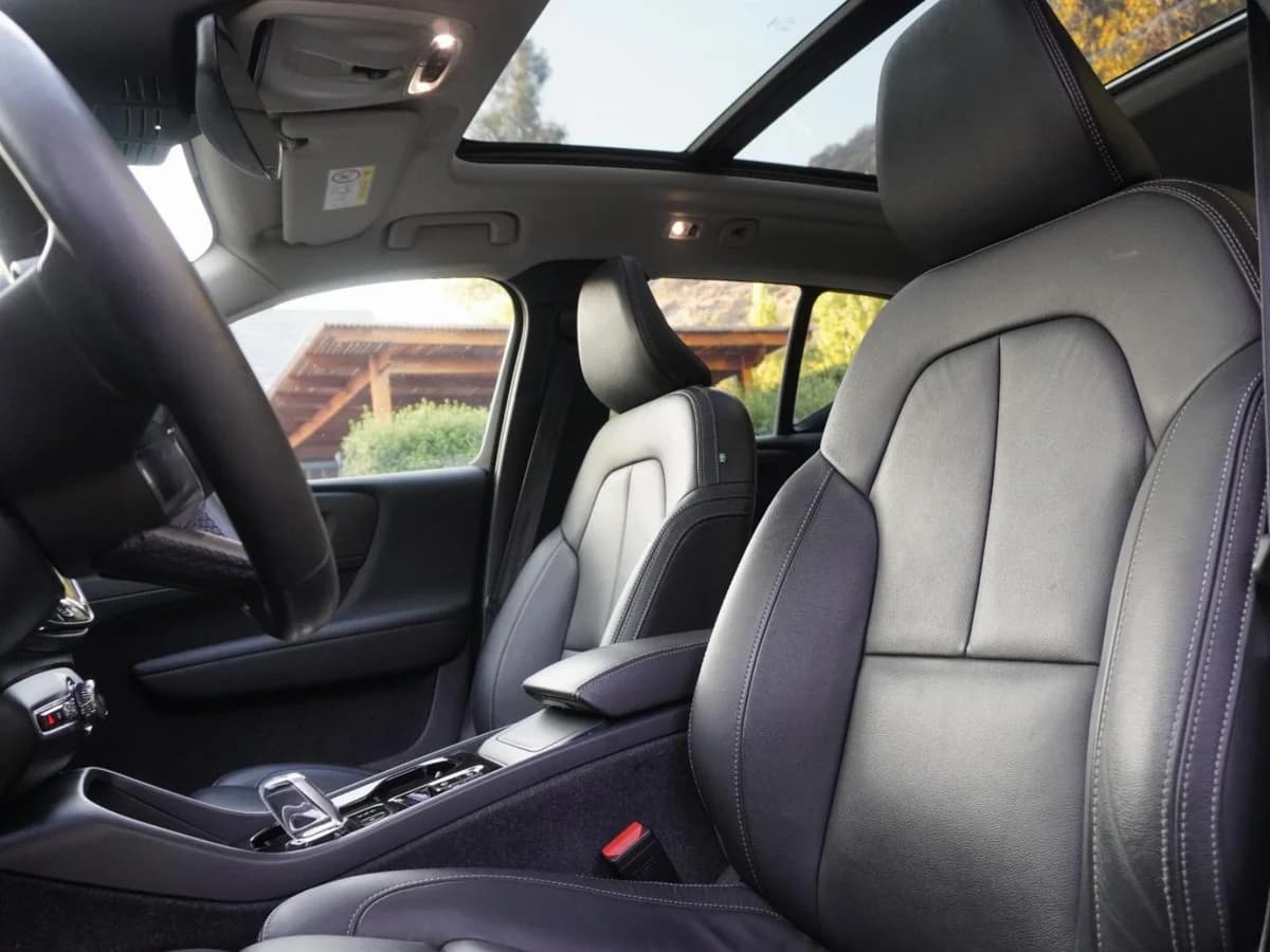 Volvo XC40 T4 Inscription. Año 2022 - Imagen 25