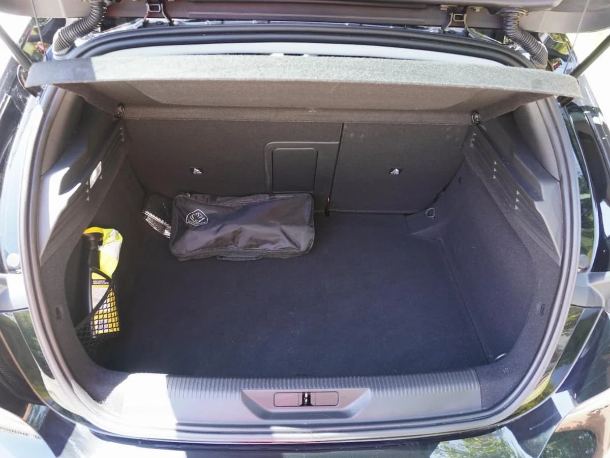 Peugeot 308 Allure Pack 1.5 Año 2025 - Imagen 12