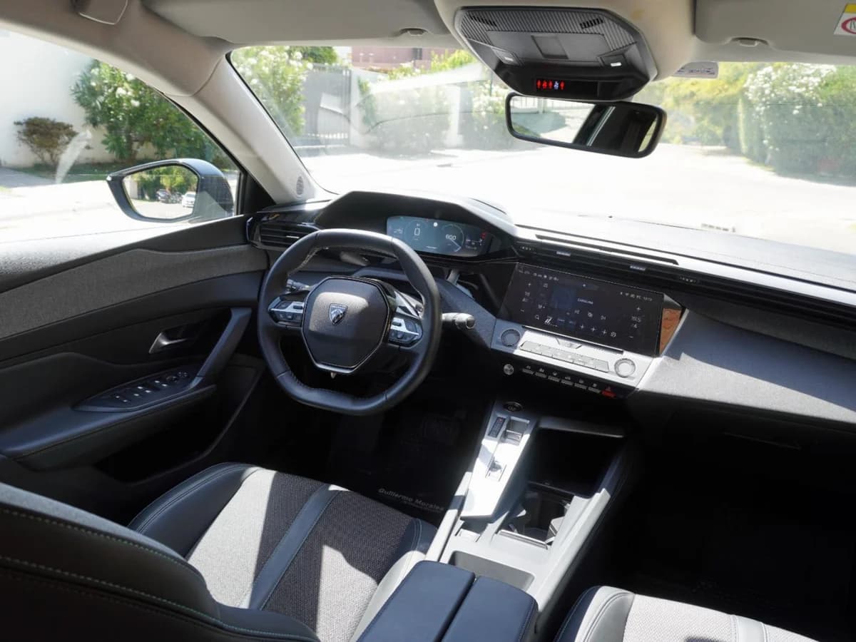 Peugeot 308 Allure Pack 1.5 Año 2025 - Imagen 14