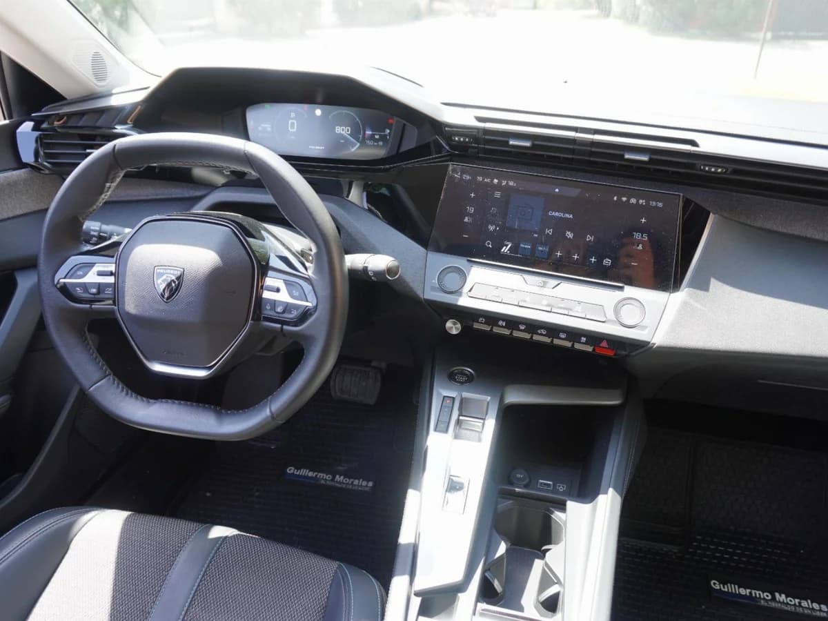 Peugeot 308 Allure Pack 1.5 Año 2025 - Imagen 17