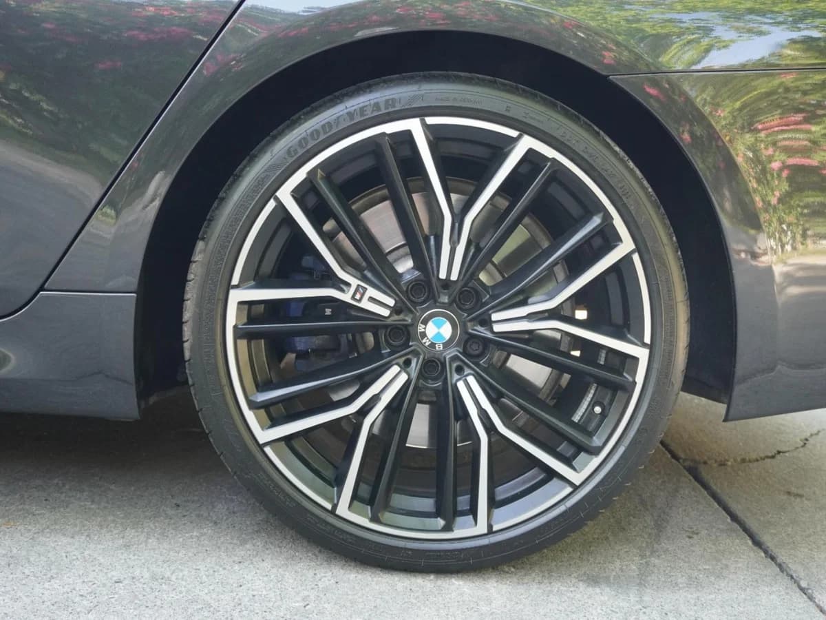 BMW 550 X Drive M Sport Año 2023 - Imagen 27