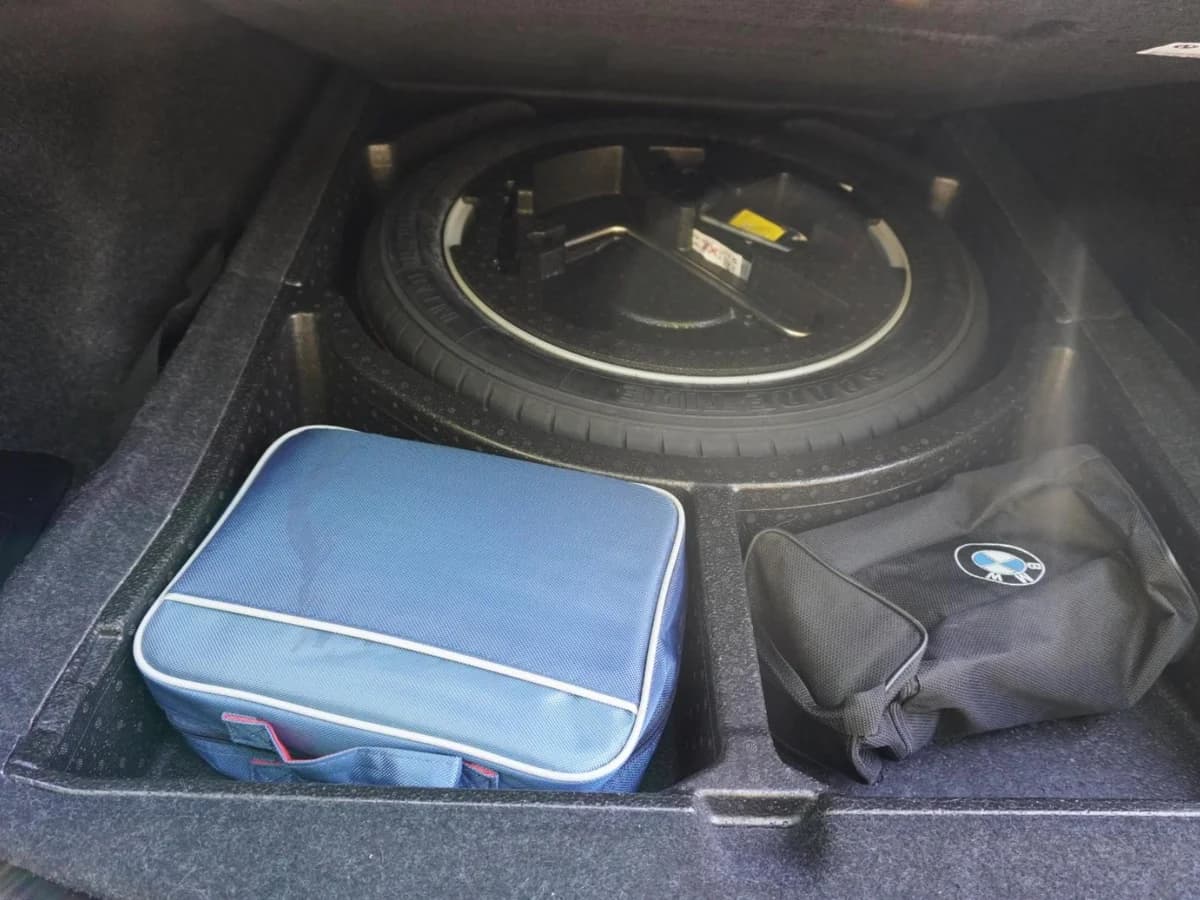 BMW 550 X Drive M Sport Año 2023 - Imagen 26