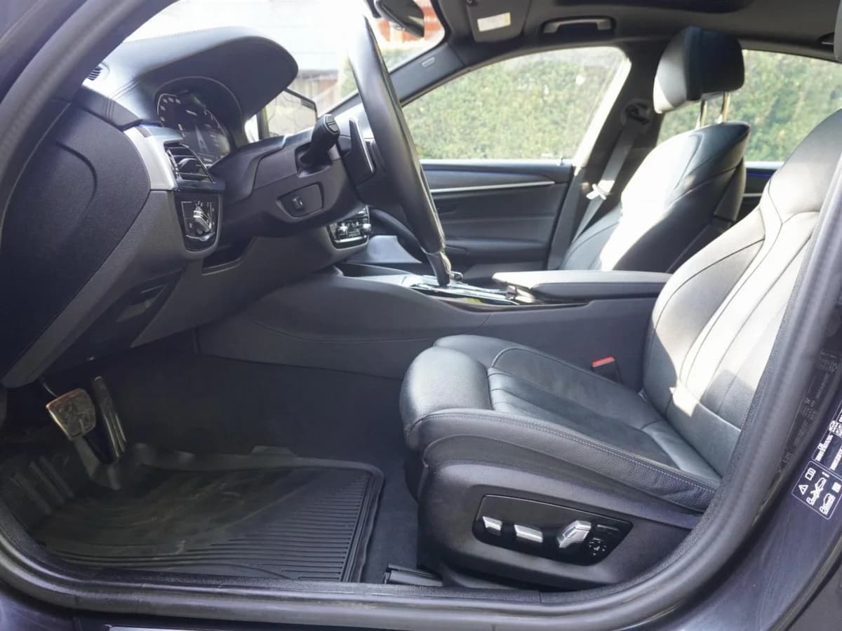 BMW 550 X Drive M Sport Año 2023 - Imagen 24