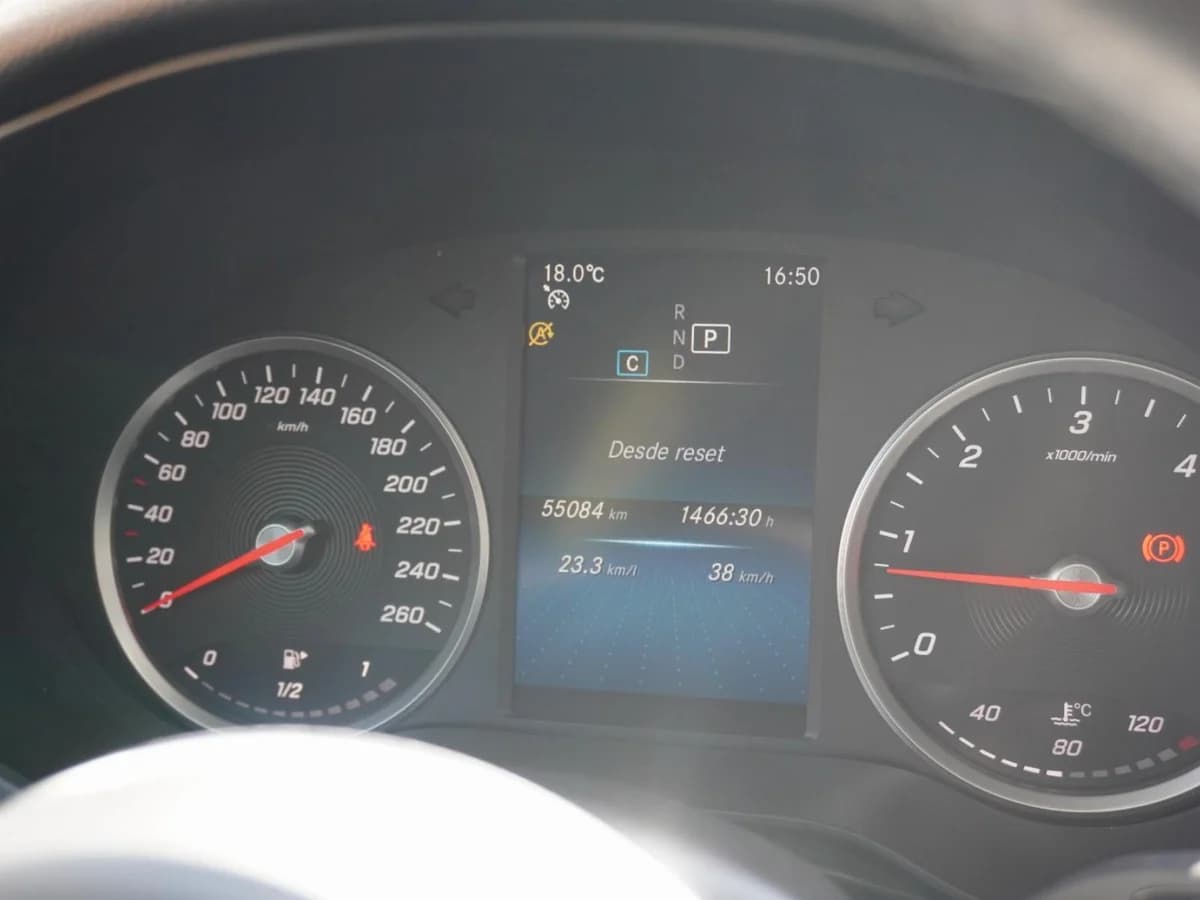 Mercedes Benz GLC 220D 4Matic Año 2021 - Imagen 21