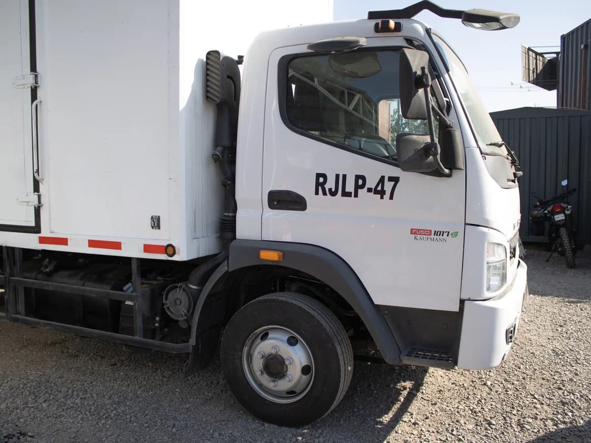 Mitsubishi Fuso Canter 1017 2022 - Imagen 3