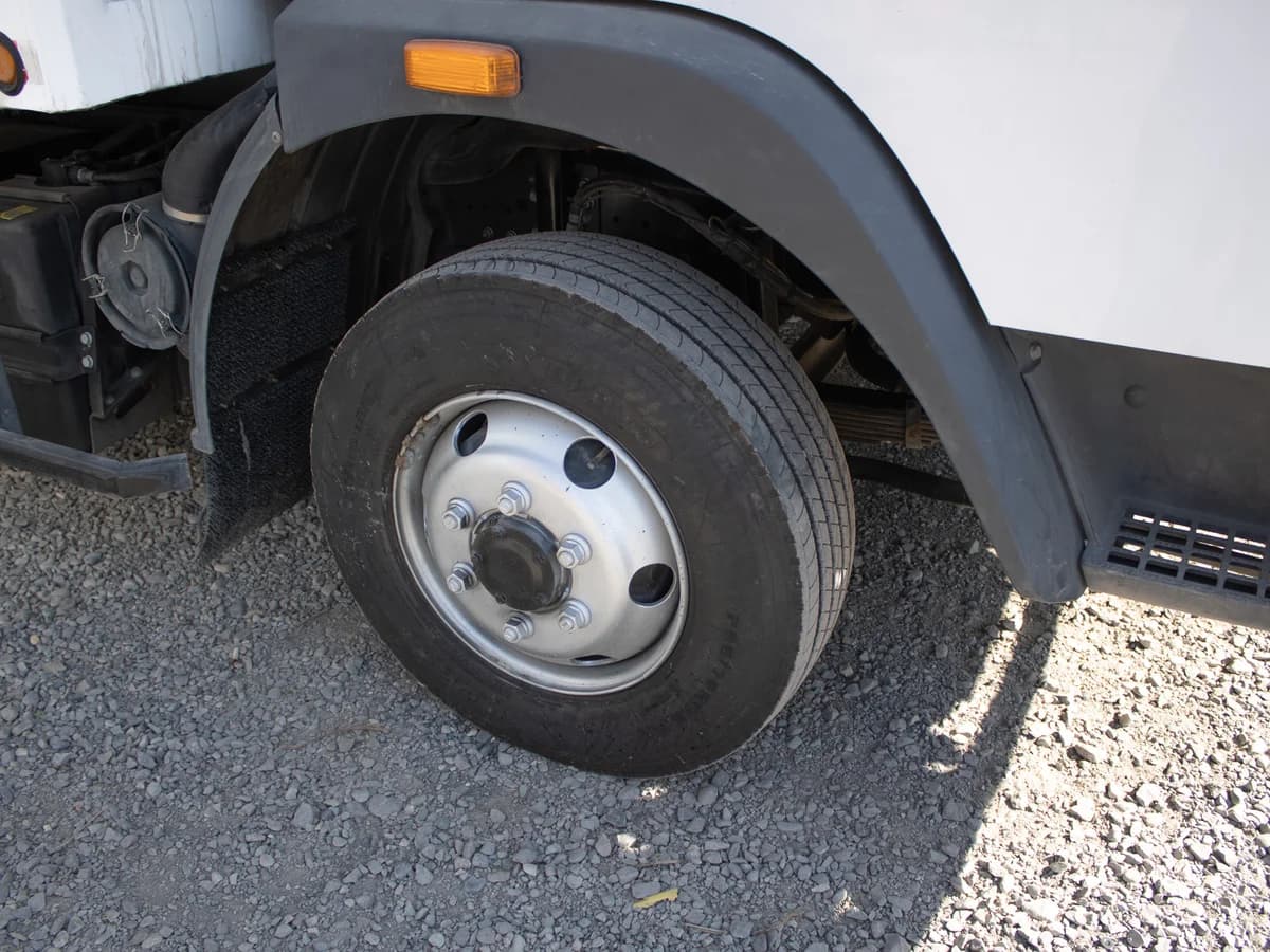 Mitsubishi Fuso Canter 1017 2022 - Imagen 5