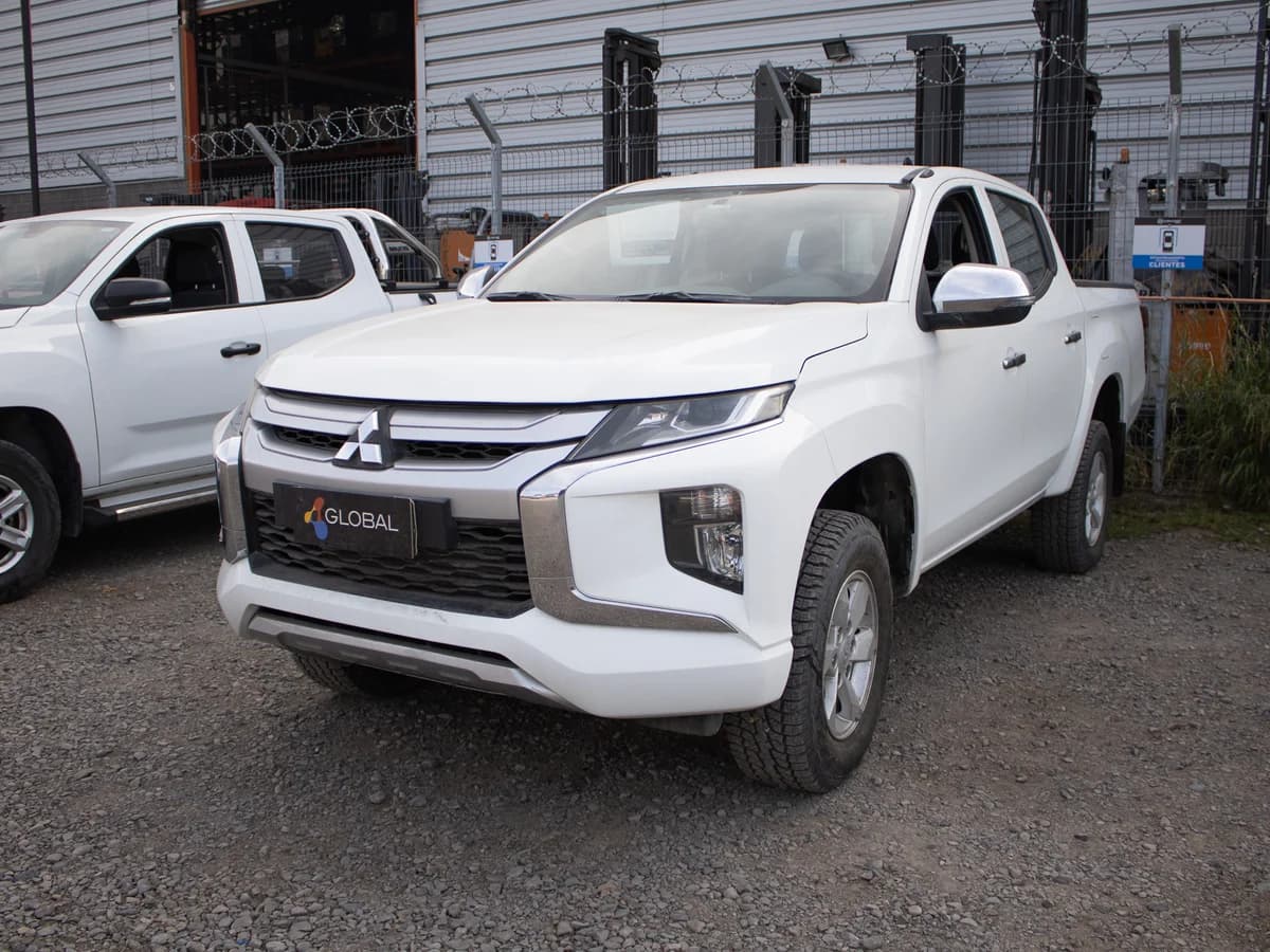 Mitsubishi L200 CR 2023 - Imagen 1
