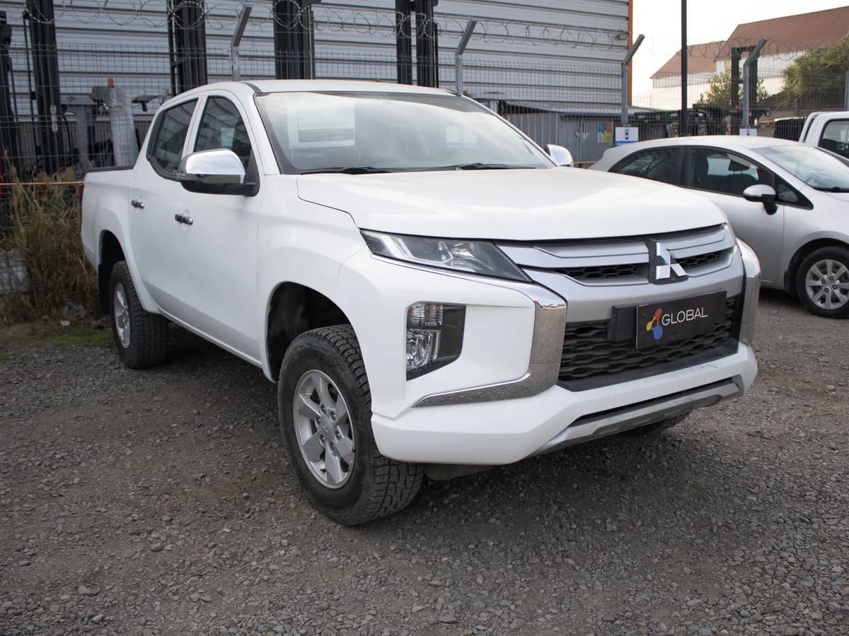 Mitsubishi L200 CR 2023 - Imagen 2