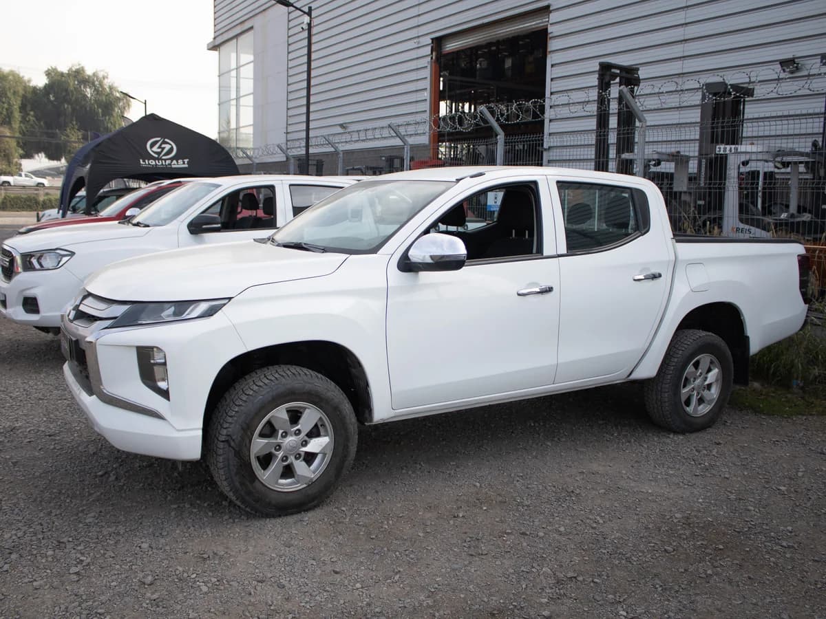 Mitsubishi L200 CR 2023 - Imagen 6
