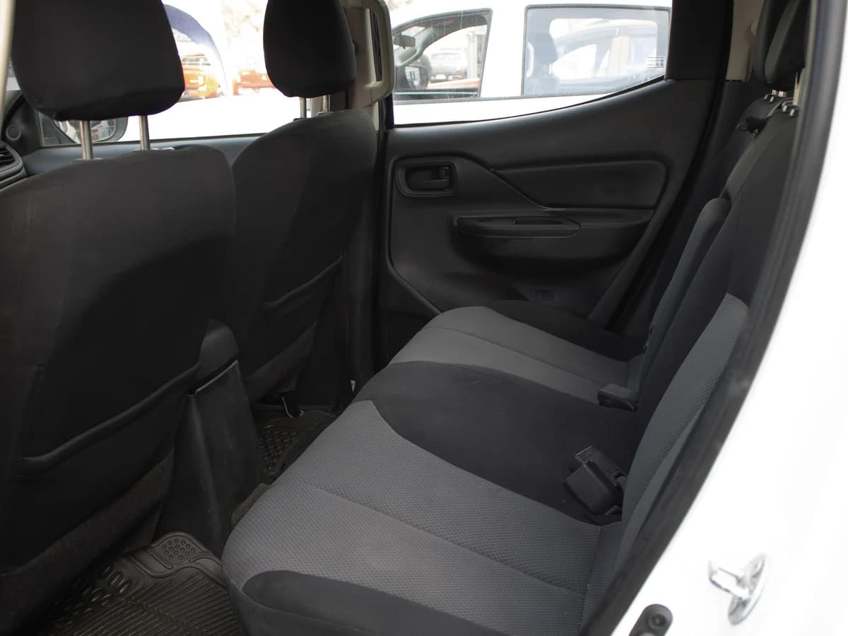 Mitsubishi L200 CR 2023 - Imagen 9