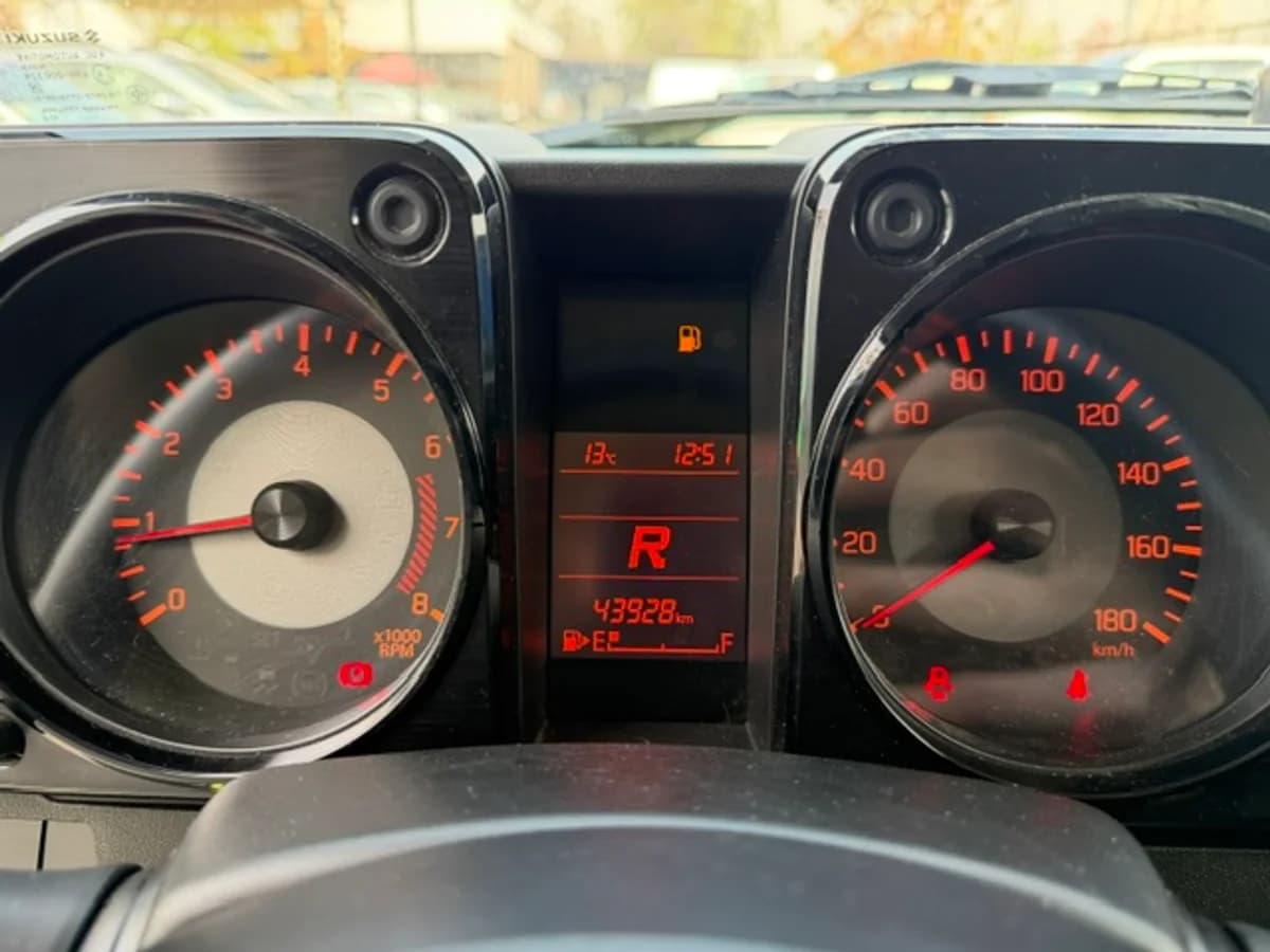 2023 Suzuki Jimny 1.5 Auto GL 4WD - Imagen 9