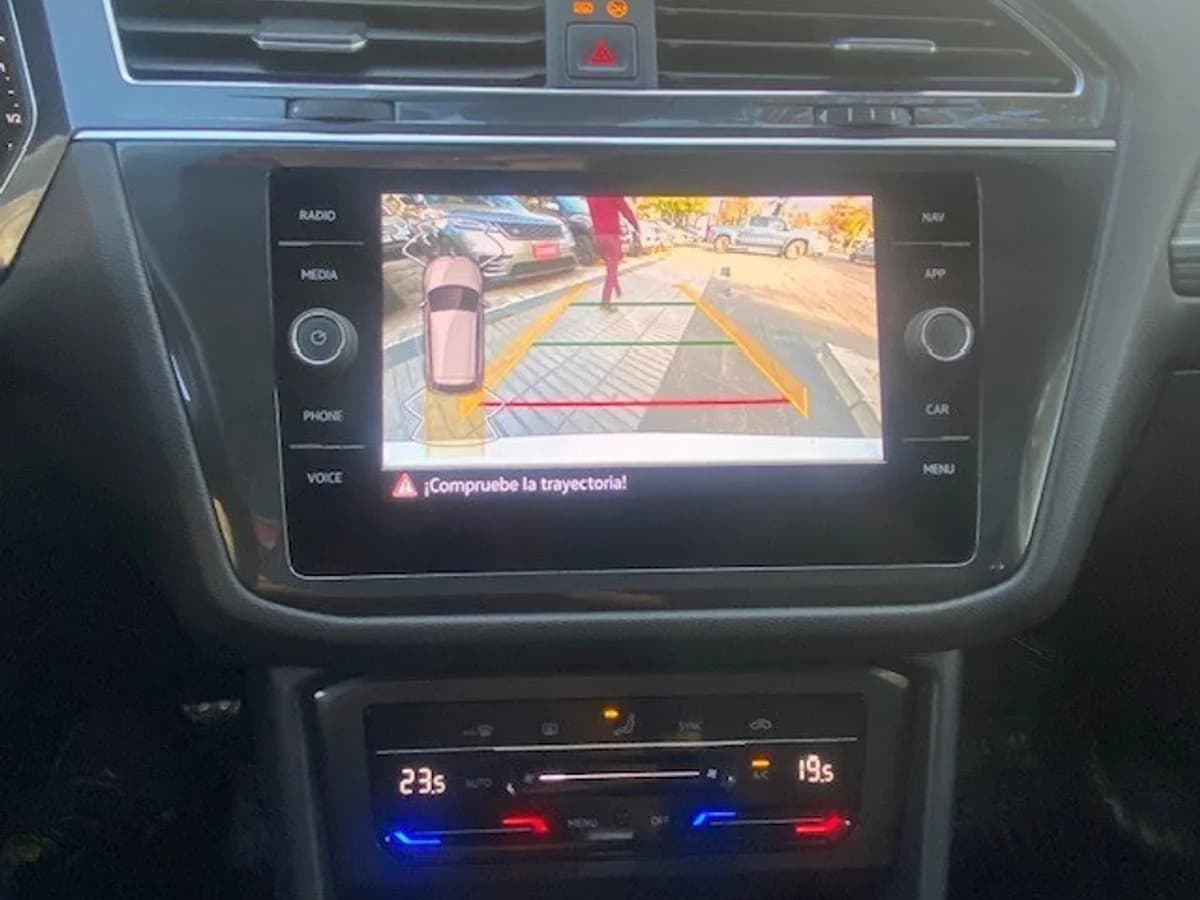 VOLKSWAGEN TIGUAN TSI 4x2 1.4 2023 - Imagen 25