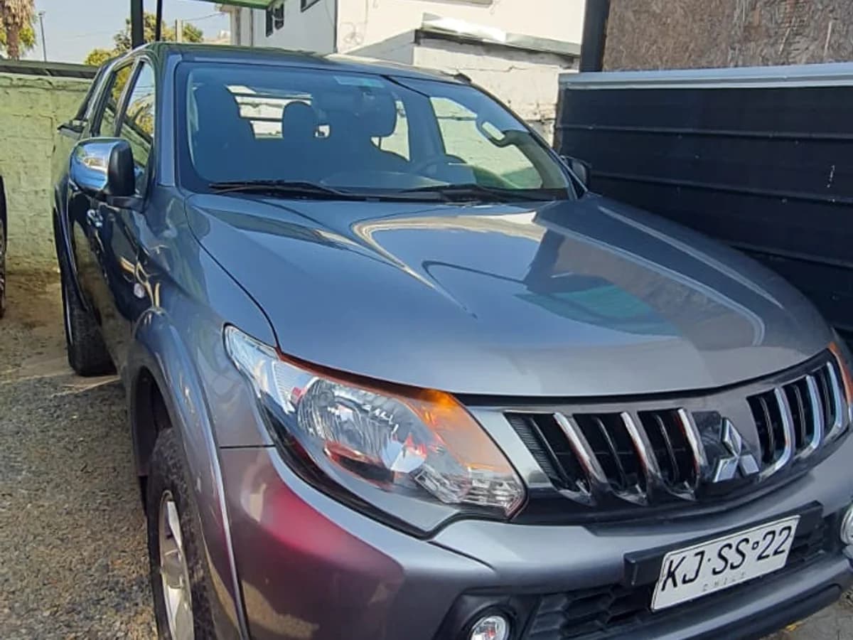MITSUBISHI L200 KATANA CR 2.4 KATANA 2018 - Imagen 8