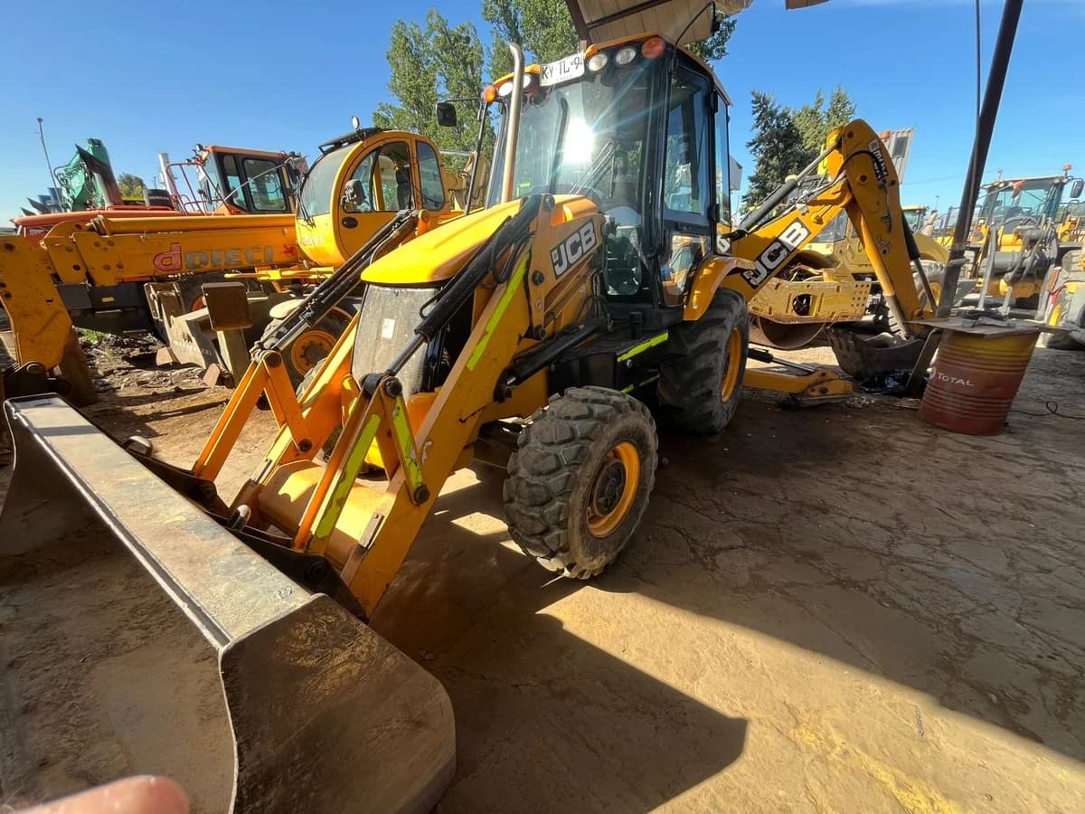 Retroexcavadora JCB 3CX 4×4 - 2019 - Imagen 1