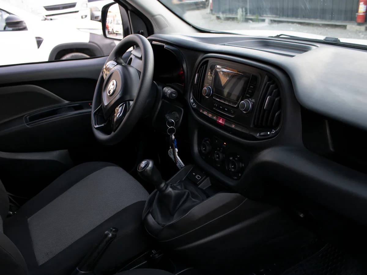 RAM VAN 1000 2022 - Imagen 5