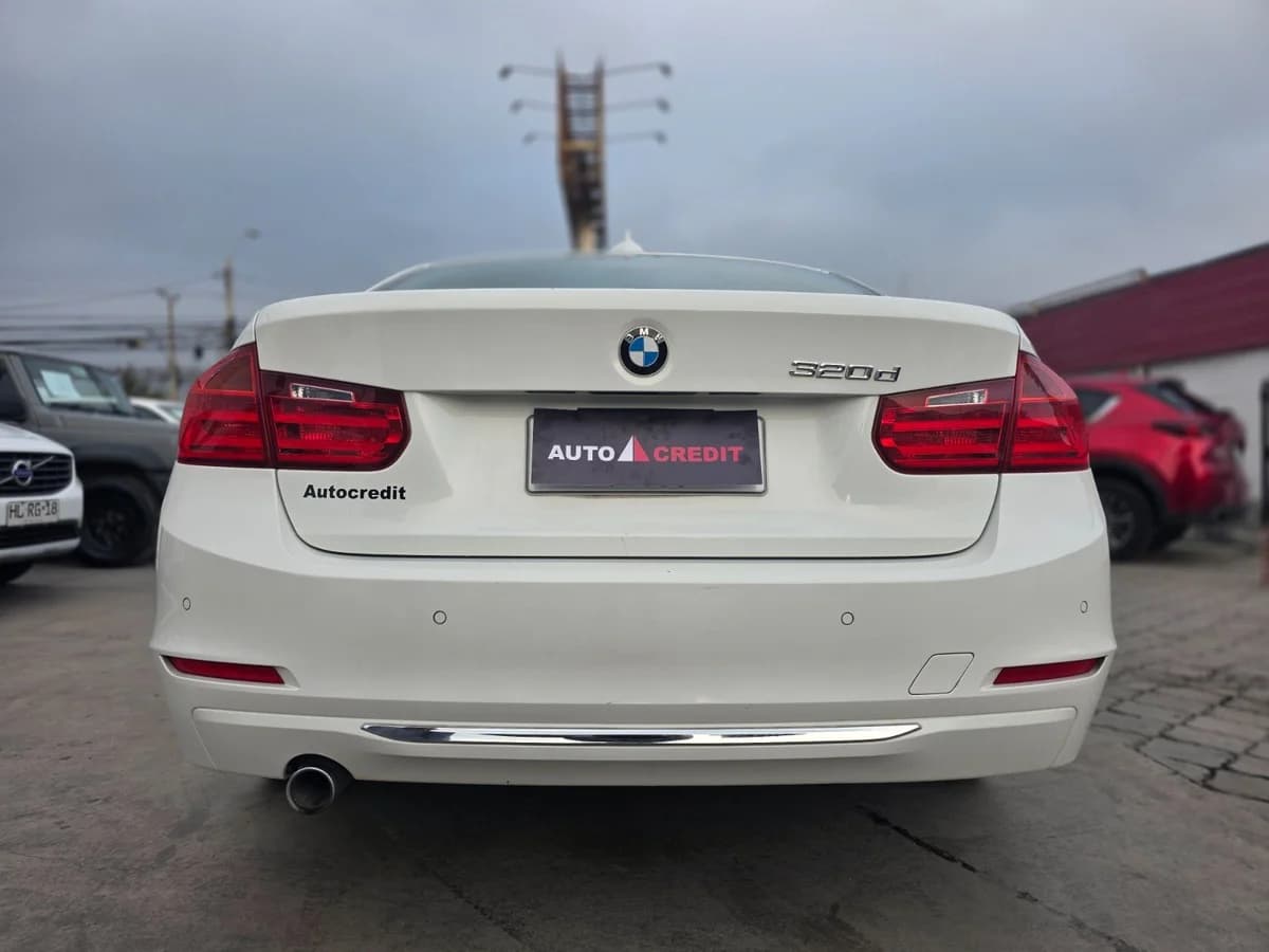 BMW 320D LUXURY - 2015 - Imagen 4