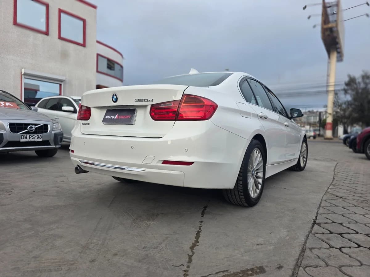 BMW 320D LUXURY - 2015 - Imagen 5
