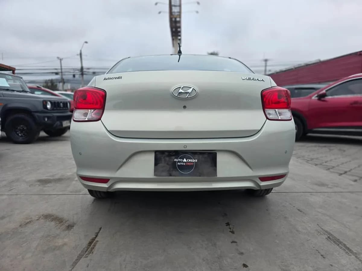 HYUNDAI VERNA CB - 2022 - Imagen 7