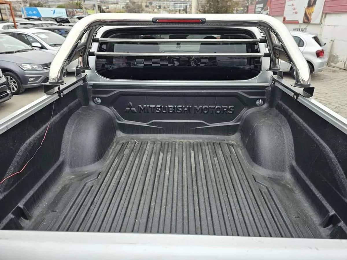 MITSUBISHI L200 DAKAR 4X4 - 2022 - Imagen 7
