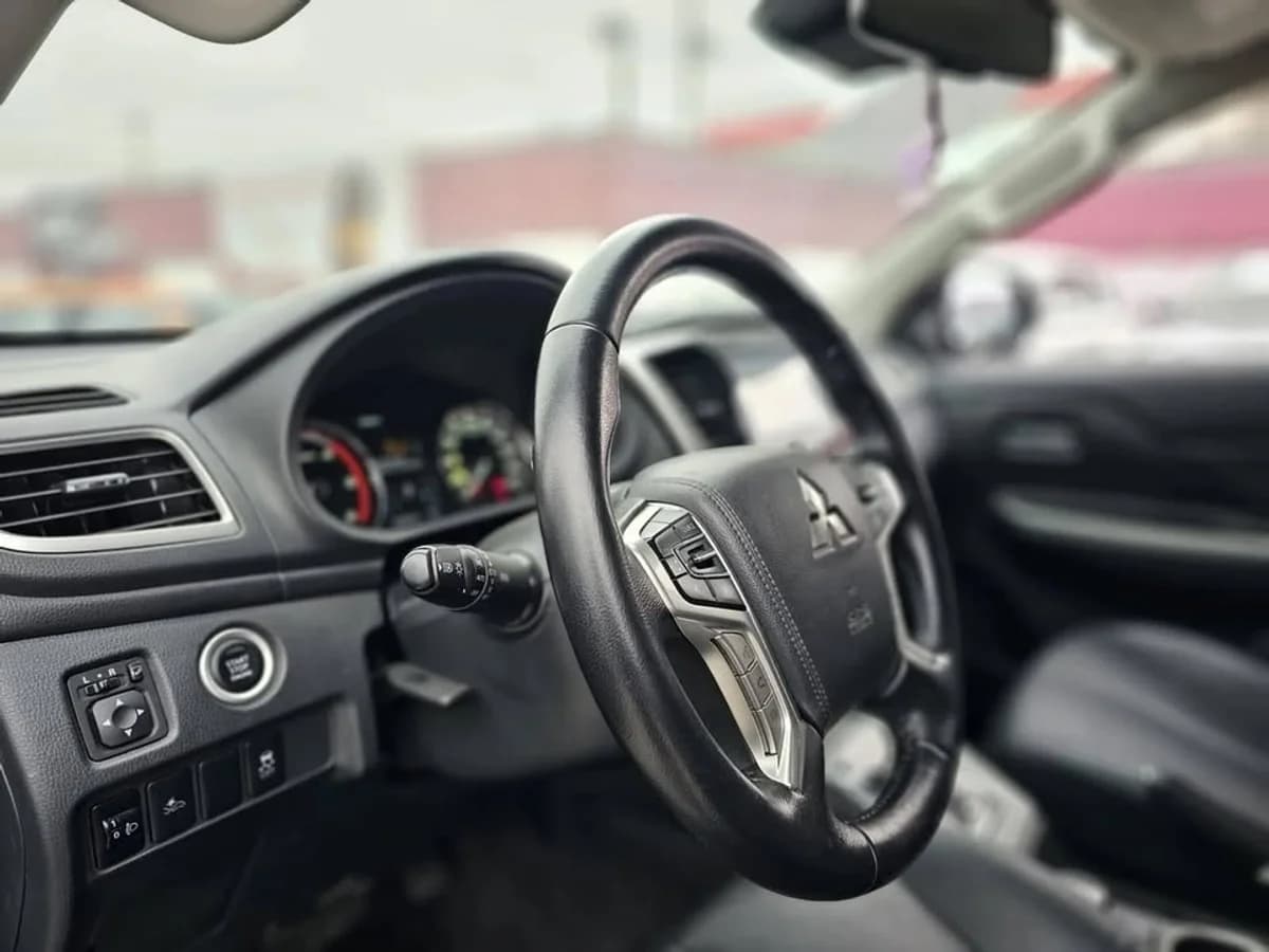 MITSUBISHI L200 DAKAR 4X4 - 2022 - Imagen 8