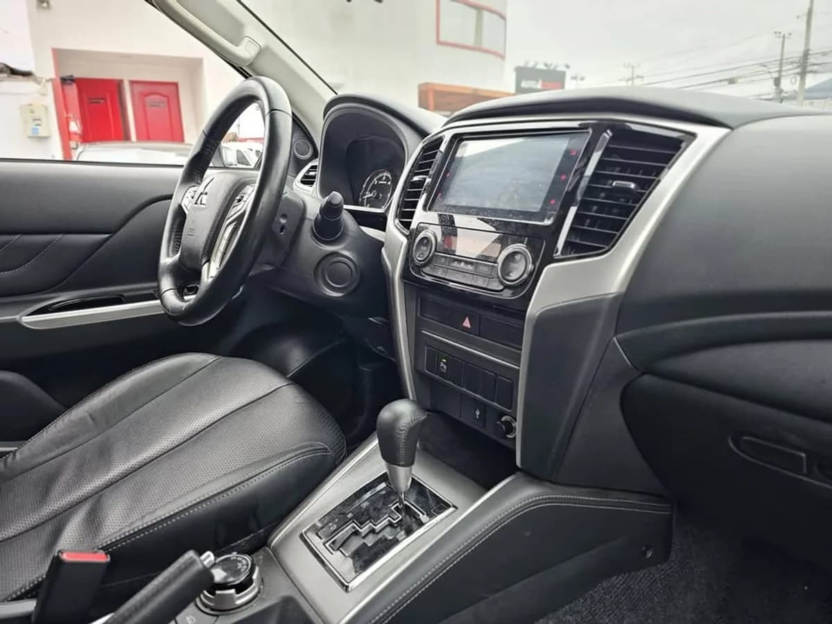 MITSUBISHI L200 DAKAR 4X4 - 2022 - Imagen 10