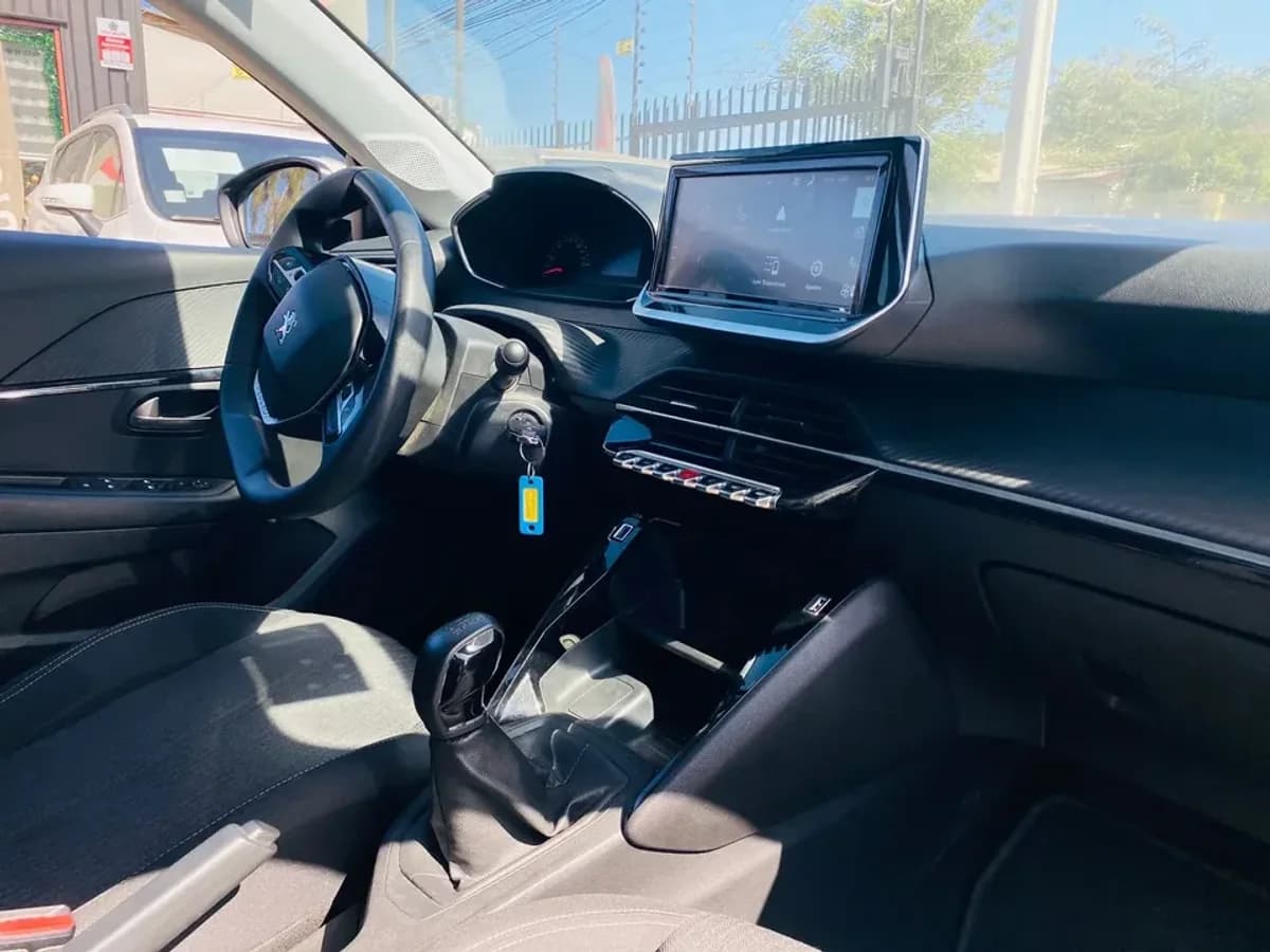 PEUGEOT 208 PURETECH 75 MT - 2023 - Imagen 6