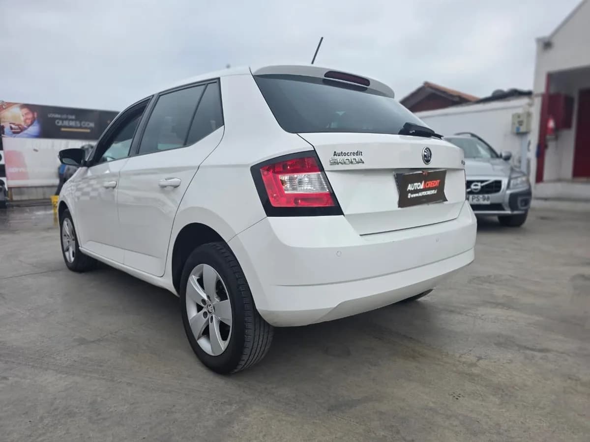 SKODA FABIA ACTIVE - 2019 - Imagen 5