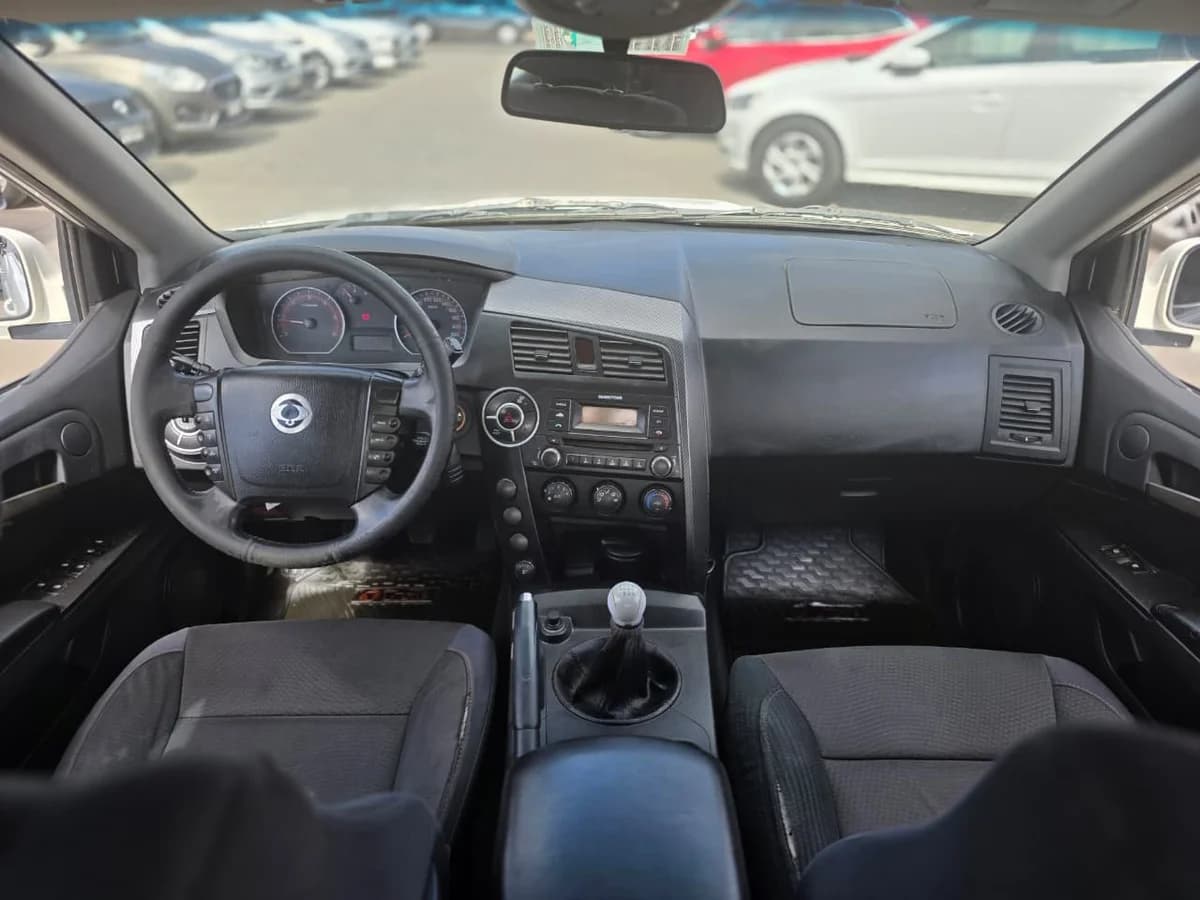SSANGYONG ACTYON SPORT 2.0 Sport 4x2 2015 - Imagen 3