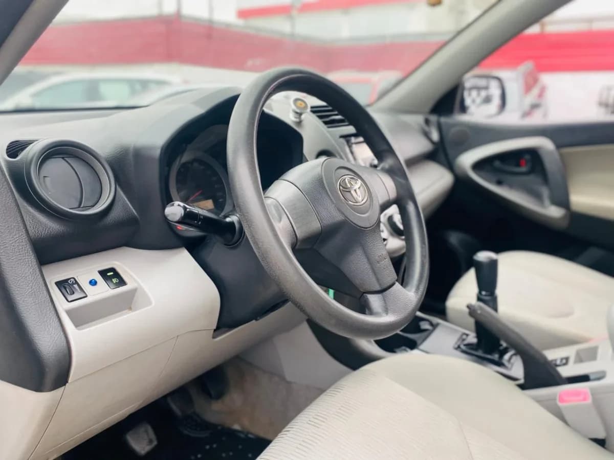 TOYOTA RAV 4- 2010 - Imagen 6