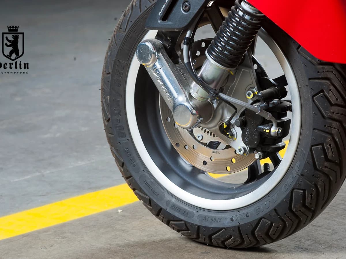 VESPA GTS 300 CC 2.5 SDX TT MT DIESEL 4X4 2025 - Imagen 10