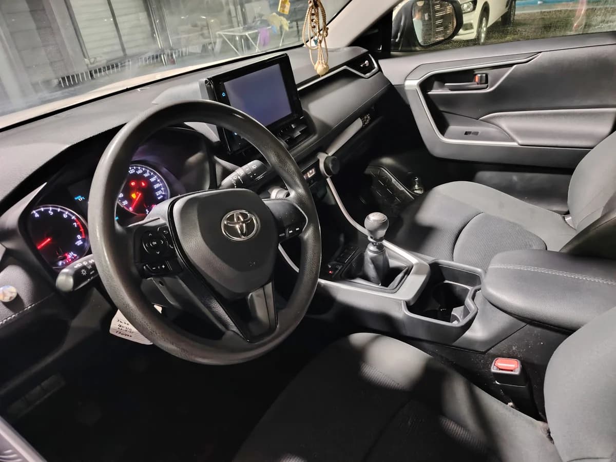 TOYOTA RAV 4 2.0 2.0 4x2 MT 2020 - Imagen 19
