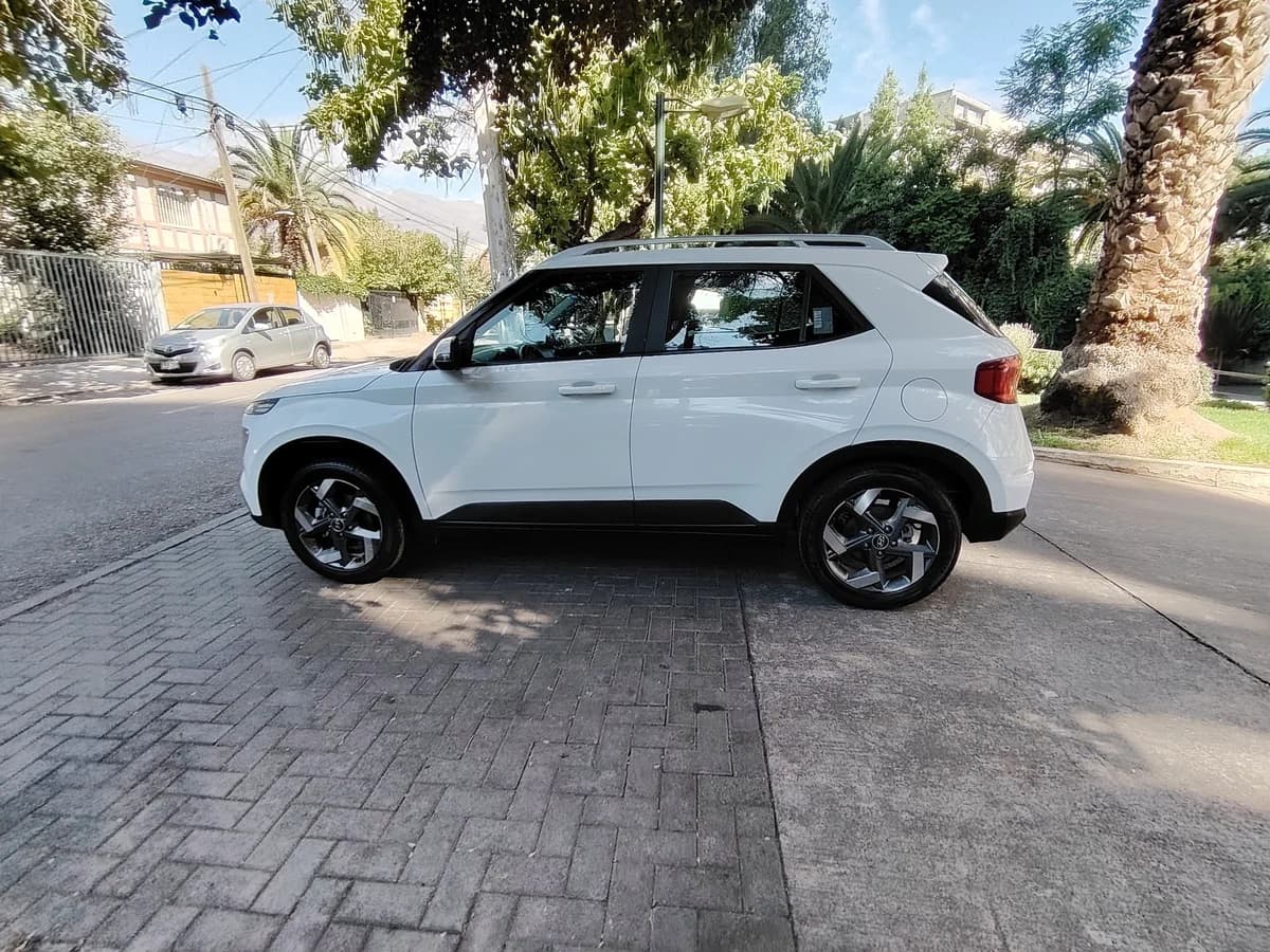 HYUNDAI Venue 1.6 QX PLUS 4X2 MT 5P 2024 - Imagen 5