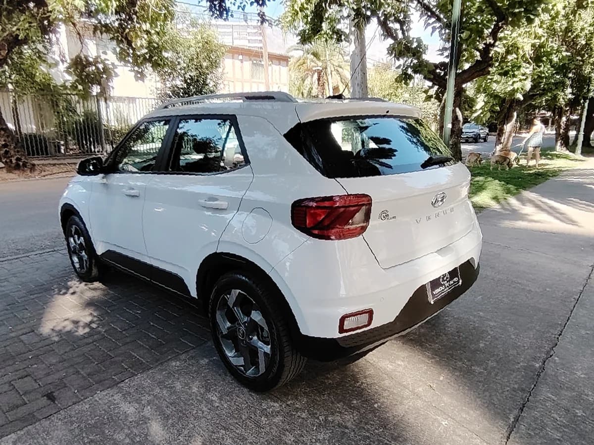 HYUNDAI Venue 1.6 QX PLUS 4X2 MT 5P 2024 - Imagen 6
