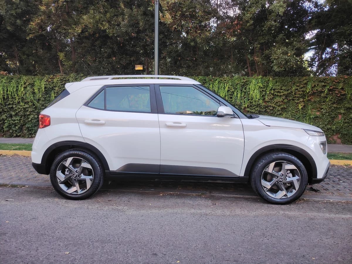 HYUNDAI Venue 1.6 QX PLUS 4X2 MT 5P 2024 - Imagen 12