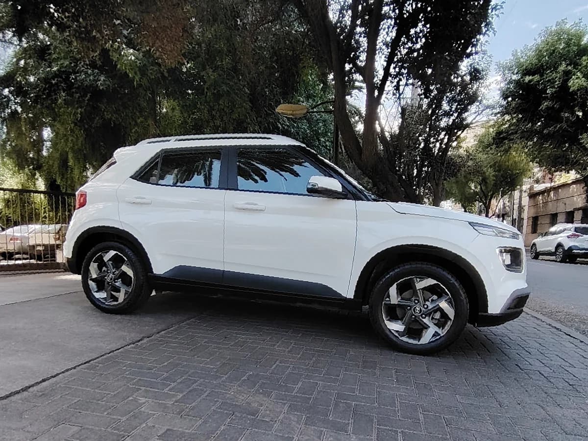 HYUNDAI Venue 1.6 QX PLUS 4X2 MT 5P 2024 - Imagen 13