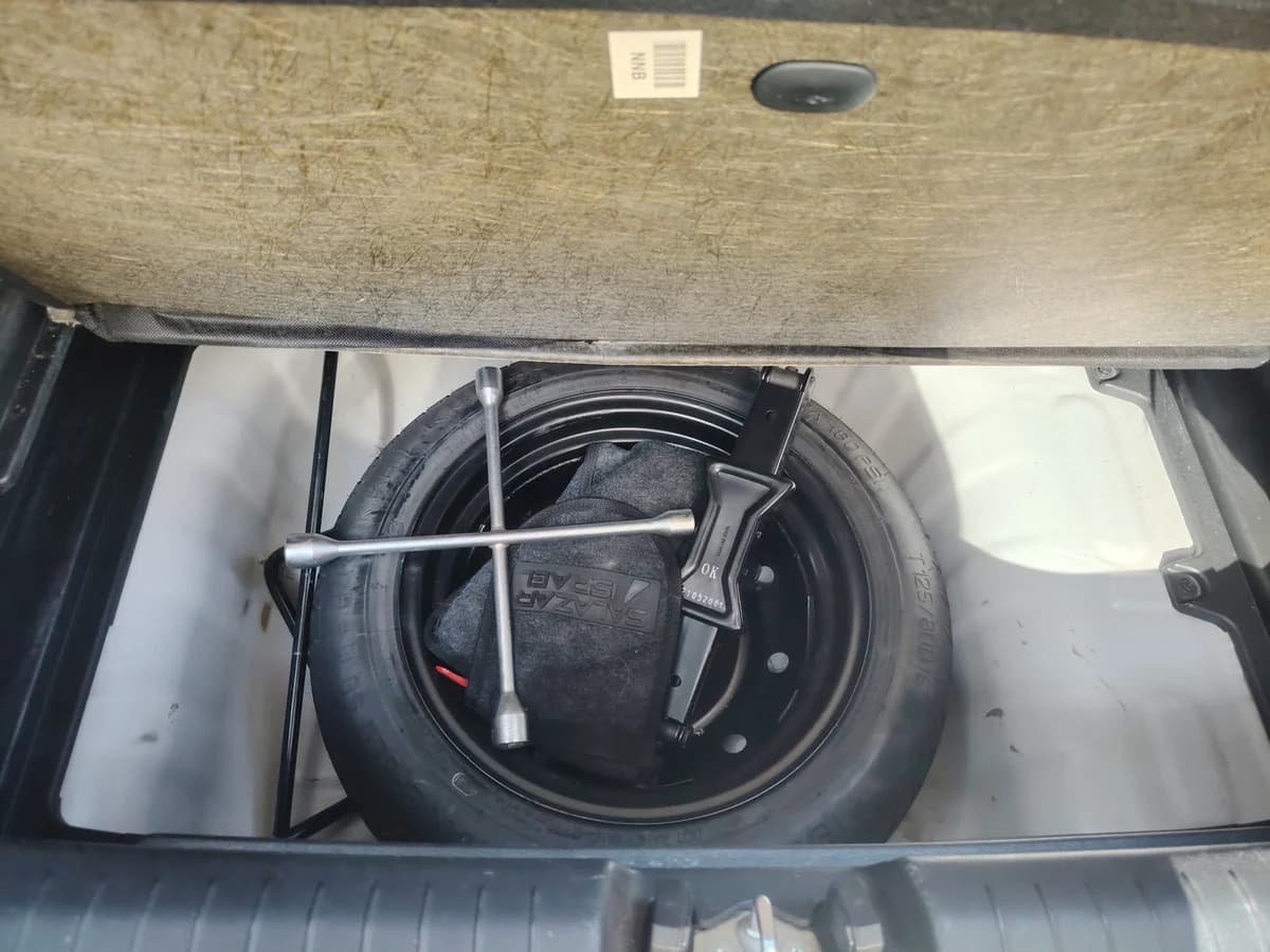 HYUNDAI Venue 1.6 QX PLUS 4X2 MT 5P 2024 - Imagen 24