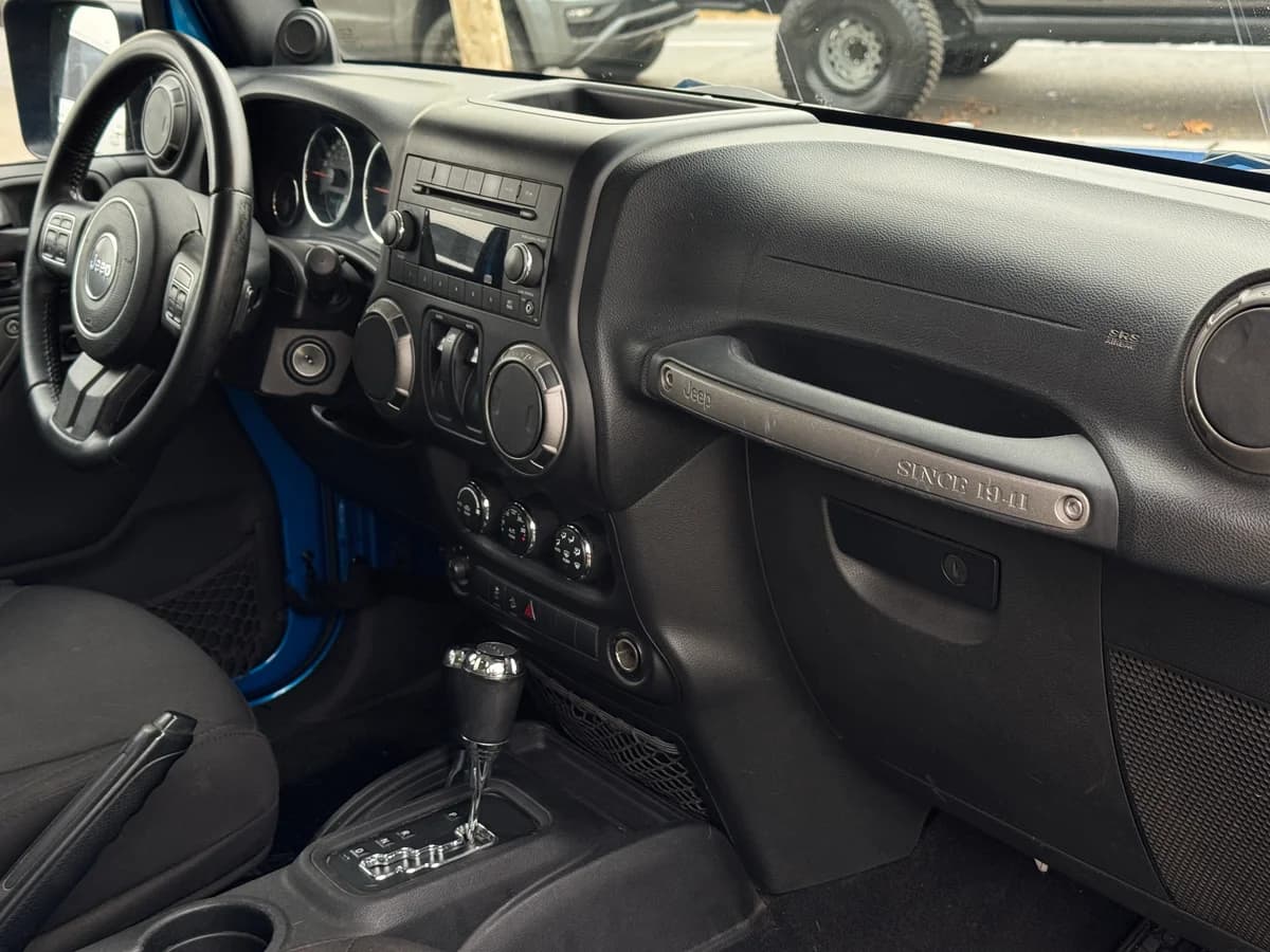 JEEP WRANGLER SPORT 2.8 AUT CRD 2015 - Imagen 17