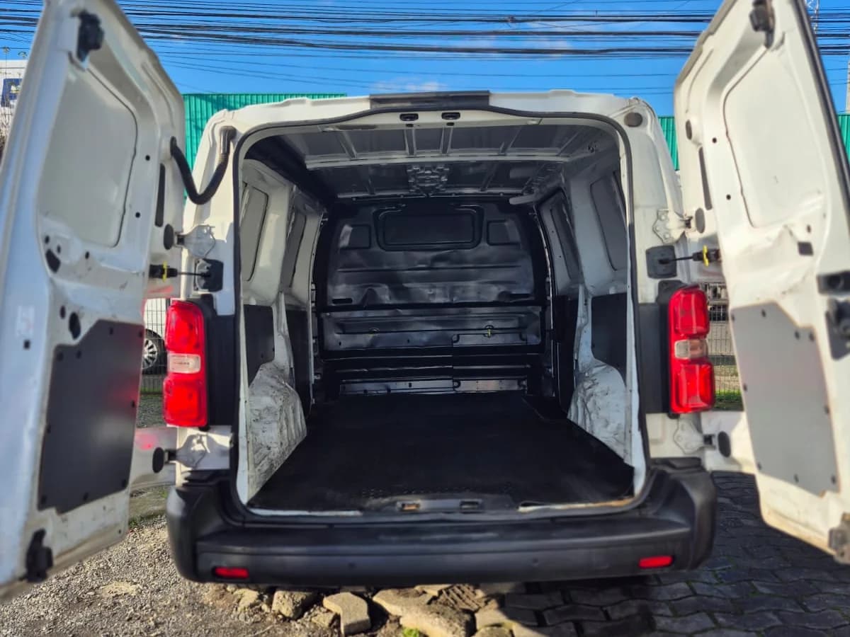PEUGEOT Expert 2.0 PREMIUM DIESEL 4X2 FURGON 150HP MT 5P 2021 - Imagen 14