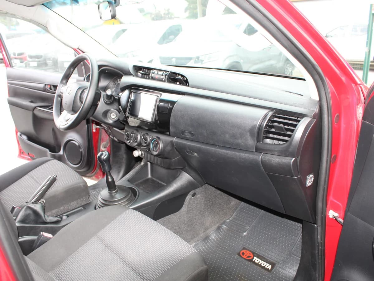 TOYOTA HI LUX D CAB 4X4 2.4 4x4 2018 - Imagen 5