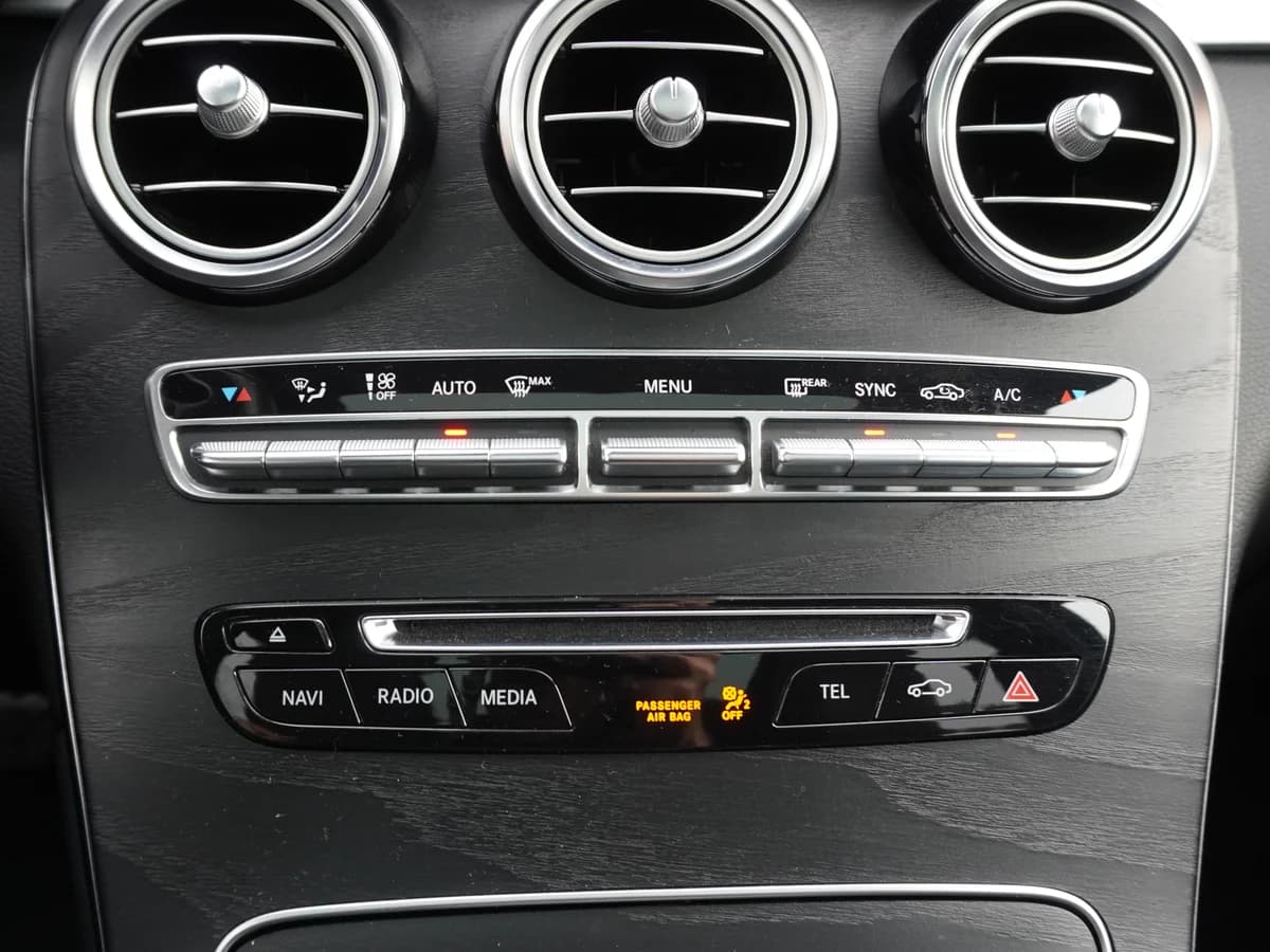 MERCEDES BENZ GLC 43 AMG 3.0 4Matic AMG 3.0 V6 Twin Turbo 4WD AT 5P 2018 - Imagen 29
