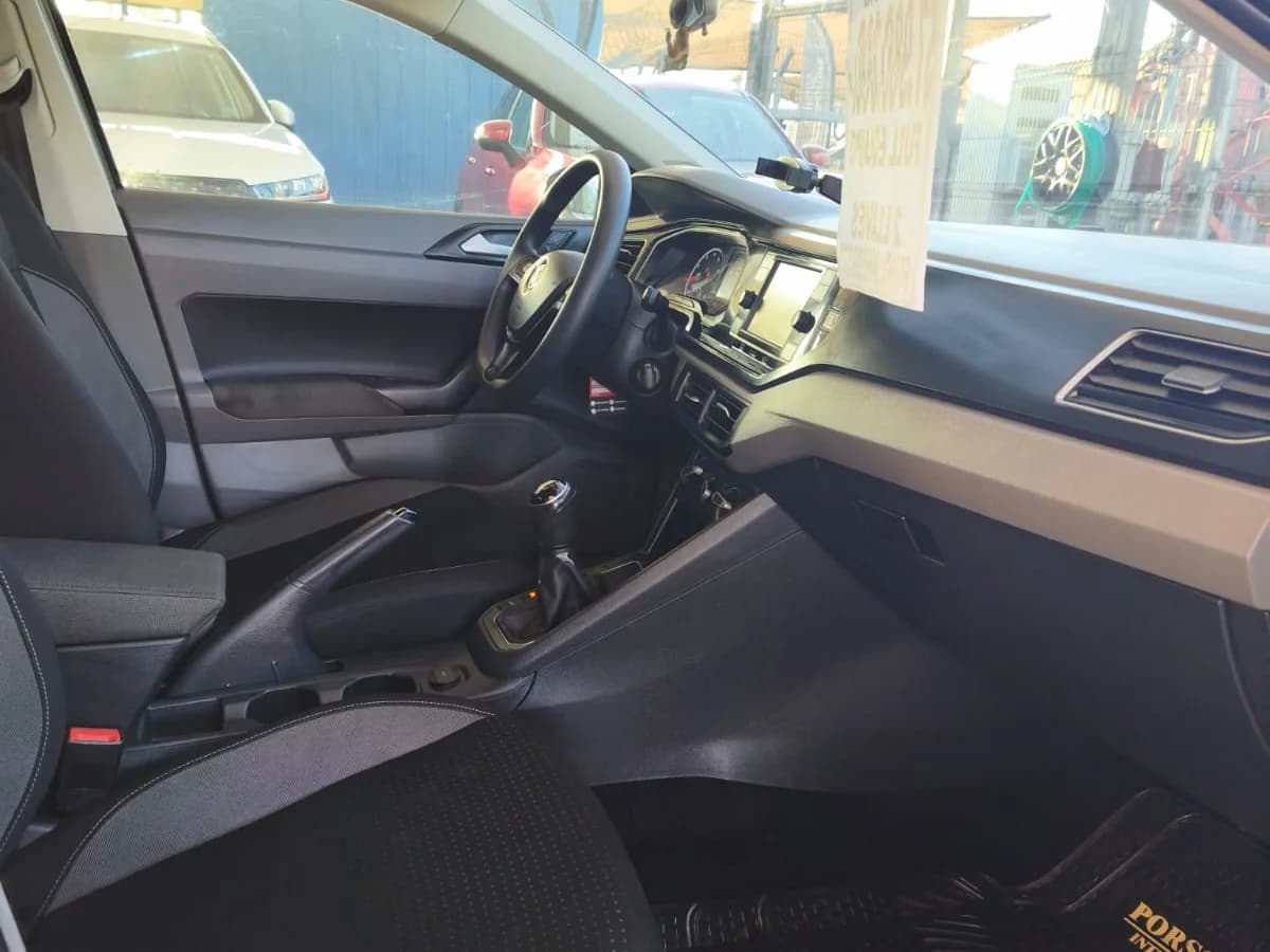 VOLKSWAGEN POLO 1.6 CONFORTLINE 4X2 MT 4P 2018 - Imagen 8