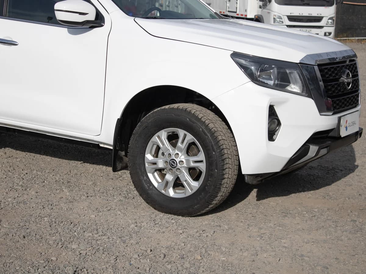 NISSAN navara D CAB 2.3 2023 - Imagen 6