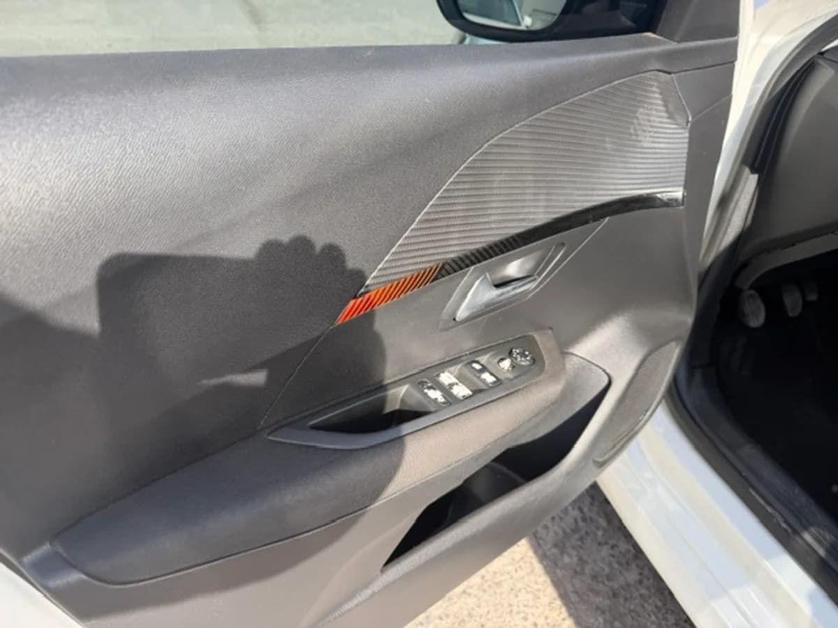 PEUGEOT 208 ACTIVE 1.2 2022 - Imagen 7