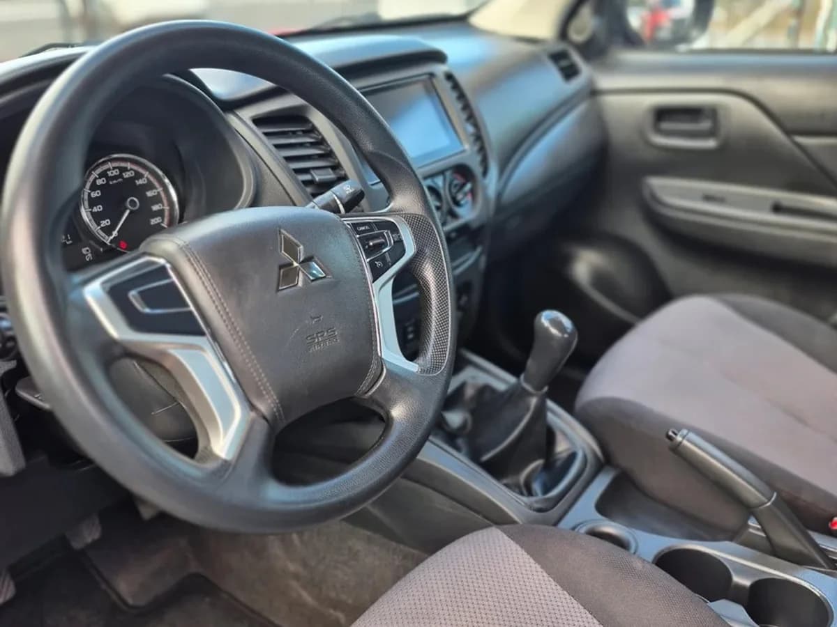 MITSUBISHI L200 2.4 2022 - Imagen 8