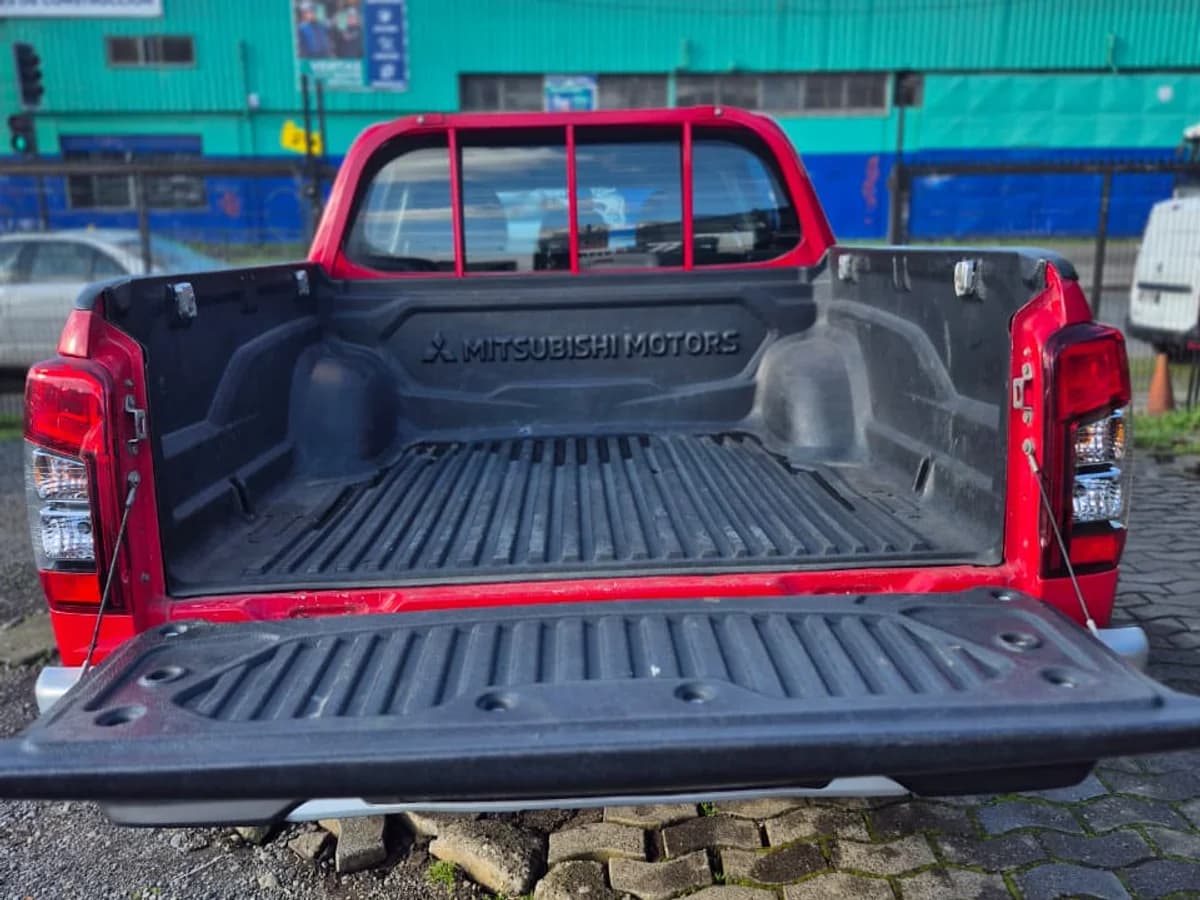 MITSUBISHI L200 2.4 2022 - Imagen 11