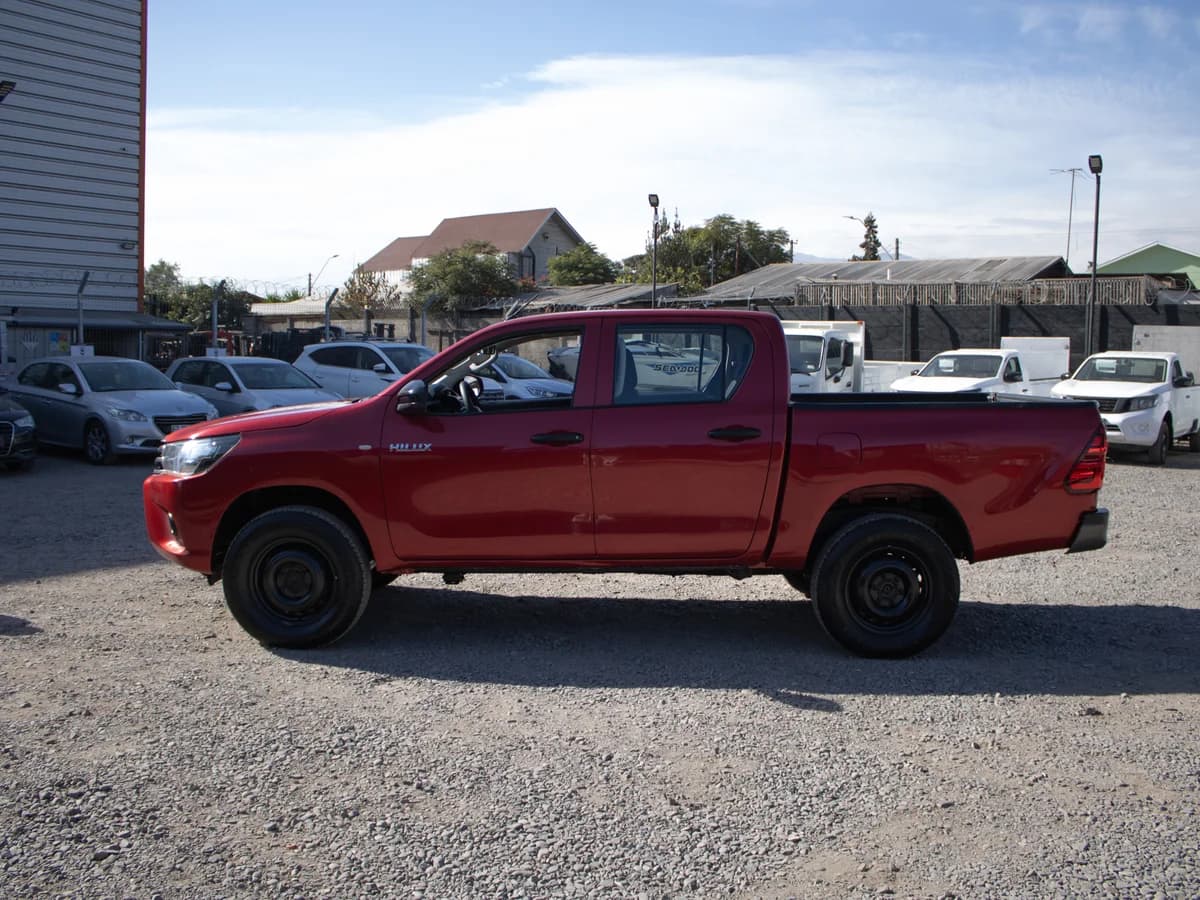 TOYOTA HILUX DOBLE CABINA 2.4 2023 - Imagen 8