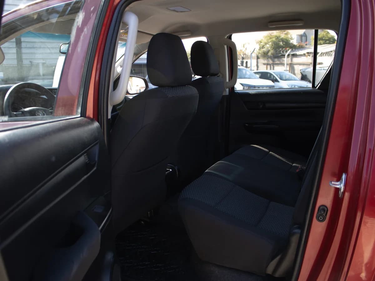 TOYOTA HILUX DOBLE CABINA 2.4 2023 - Imagen 10