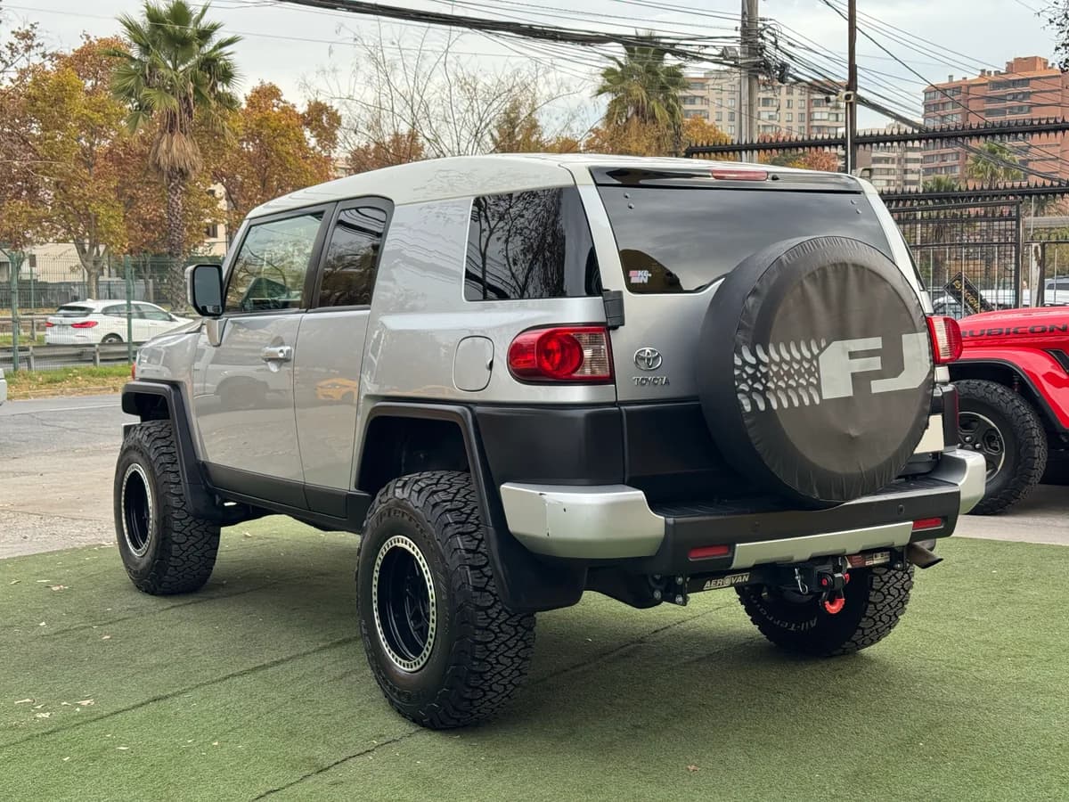 TOYOTA FJ CRUISER LIMITED 4X4 4.0 AUT 4.0 V6 2008 - Imagen 5